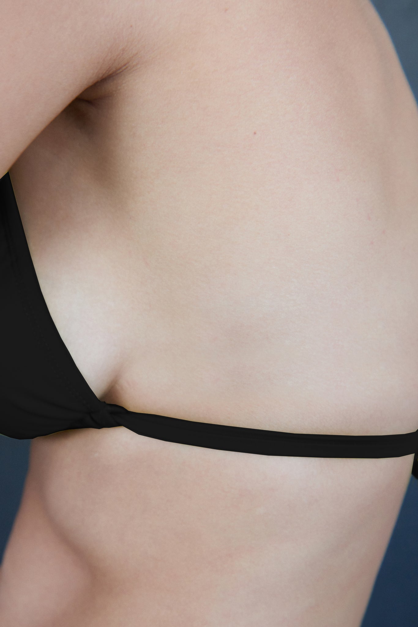 PORTO HALTER BIKINI TOP - BLACK