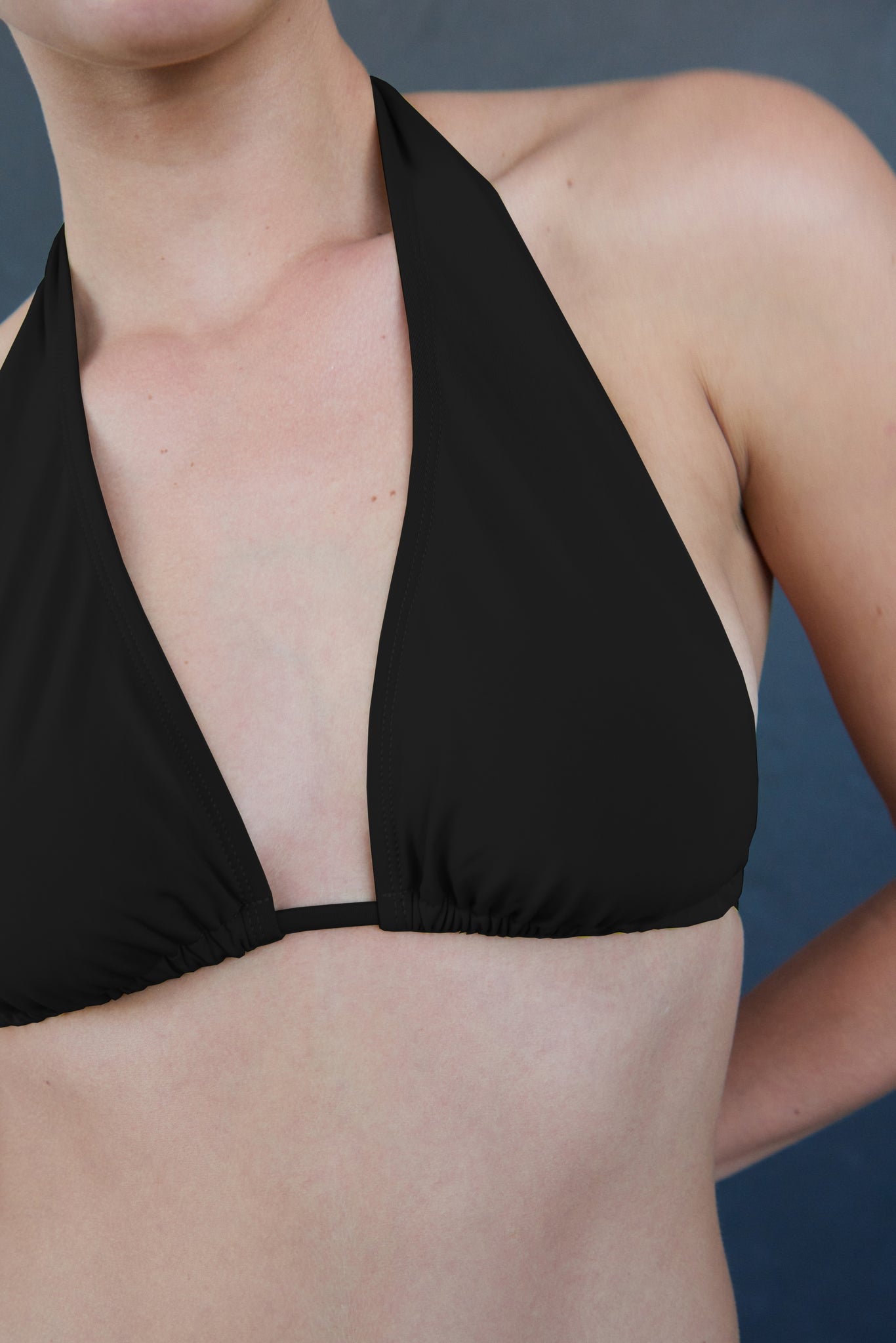PORTO HALTER BIKINI TOP - BLACK